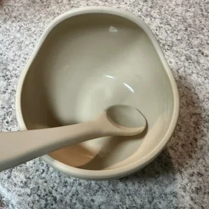 Received Silicone Suction Bowl with Spoon from customer W****s.